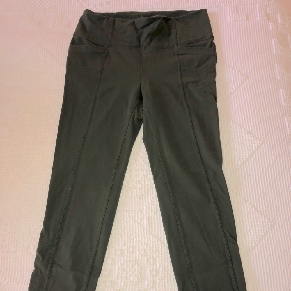 Athleta casual leggings with cute pockets!